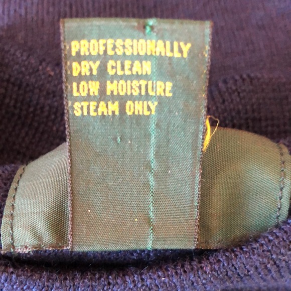 Vintage CLUB ROOM Sz Small MED
100% Extra Fine Merino Wool
Deep Navy HONG KONG - Picture 10 of 12